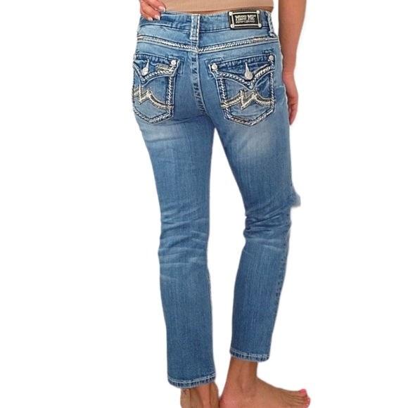 Miss Me Boyfriend Capri Distressed Jeans 27 Light Blue - Picture 2 of 6